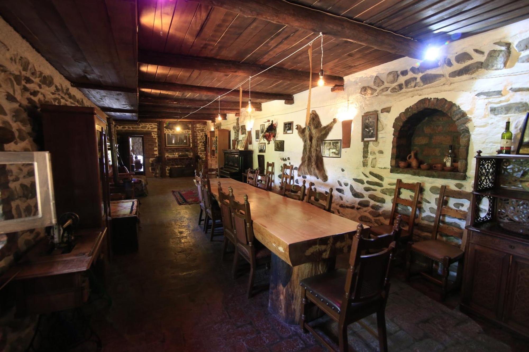 Chateau Bruale Tkhilistskaro Buitenkant foto