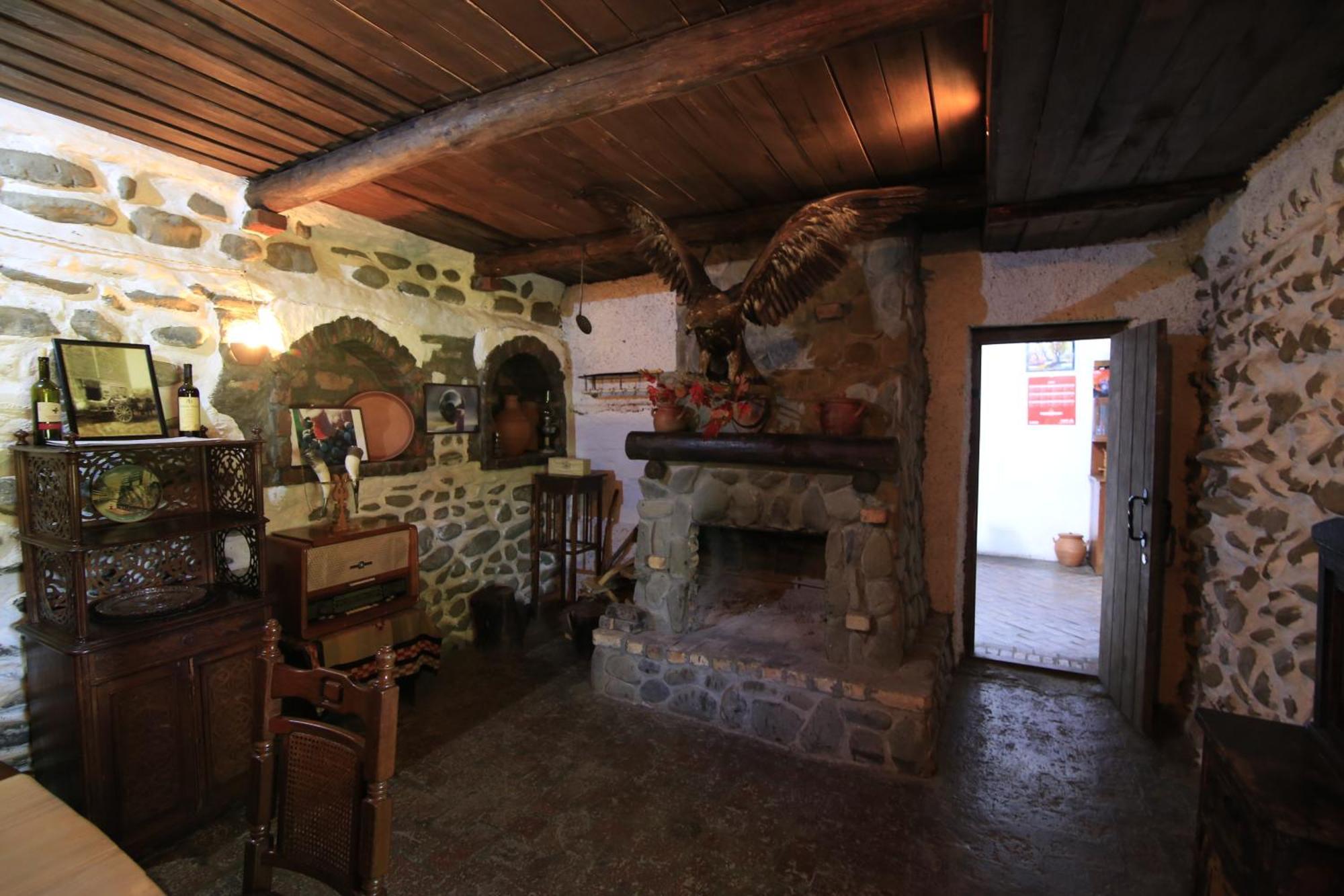 Chateau Bruale Tkhilistskaro Buitenkant foto