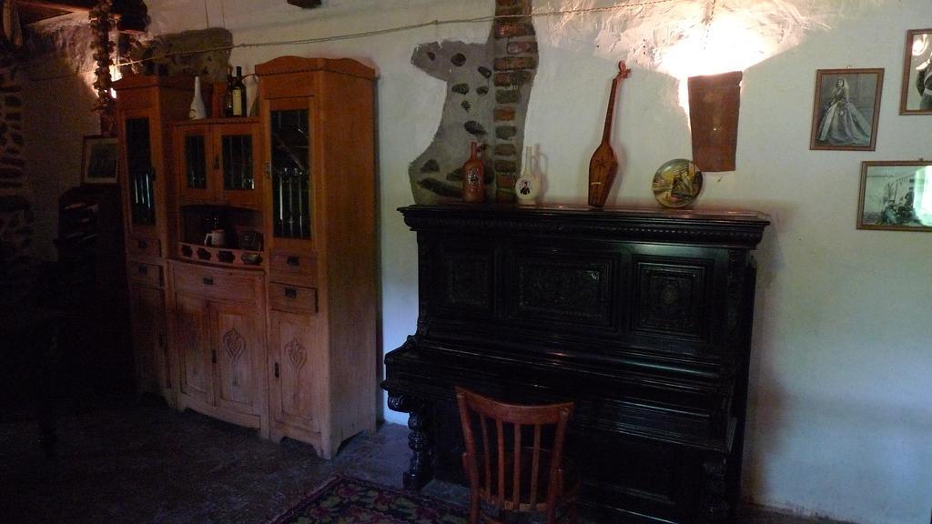 Chateau Bruale Tkhilistskaro Buitenkant foto